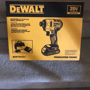Dewalt Drill & Battery & Charger